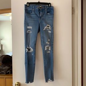 Levi’s 721 High Rise Distressed Skinny Jeans sz 27